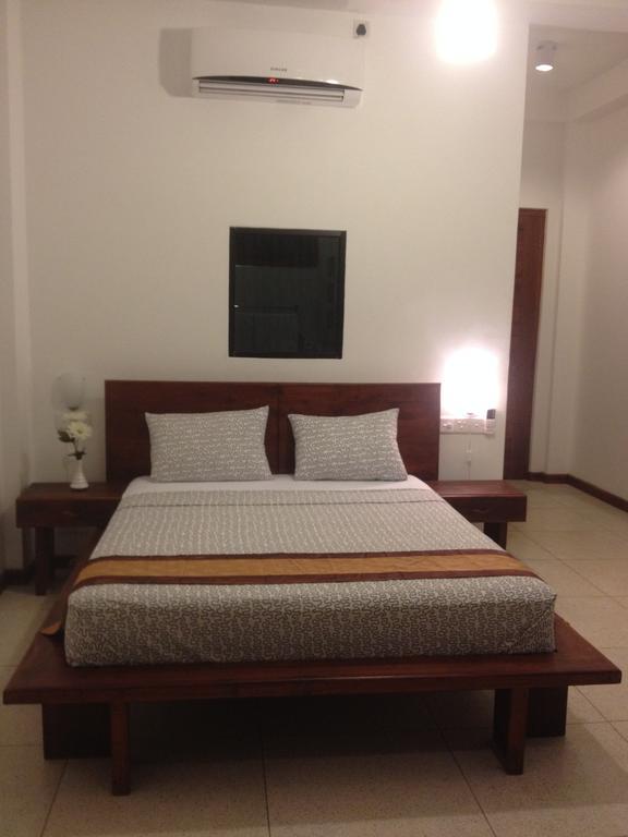 Aqua Marine Beach Resort Pasikuda Bagian luar foto