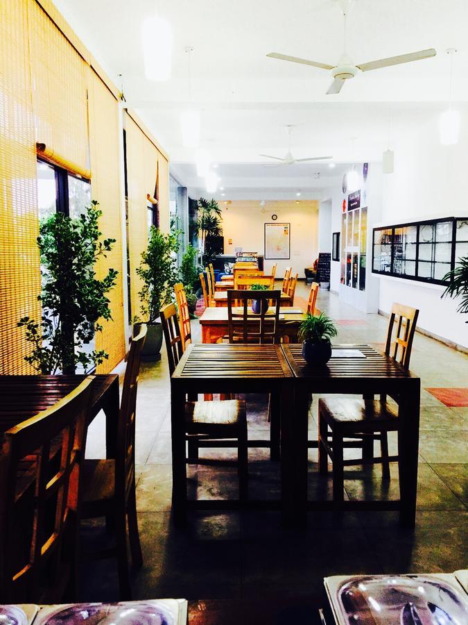 Aqua Marine Beach Resort Pasikuda Bagian luar foto