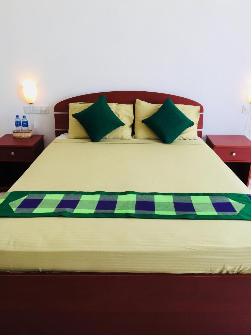 Aqua Marine Beach Resort Pasikuda Bagian luar foto